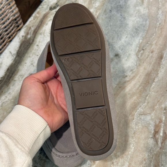 Women’s VIONIC Debbie grey suede leather slip on loafers- Size 9 - Picture 11 of 12